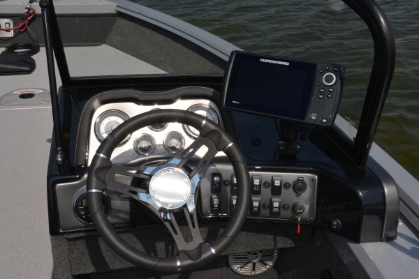 172 Pro Angler XL Smoker Craft Fishing Boat