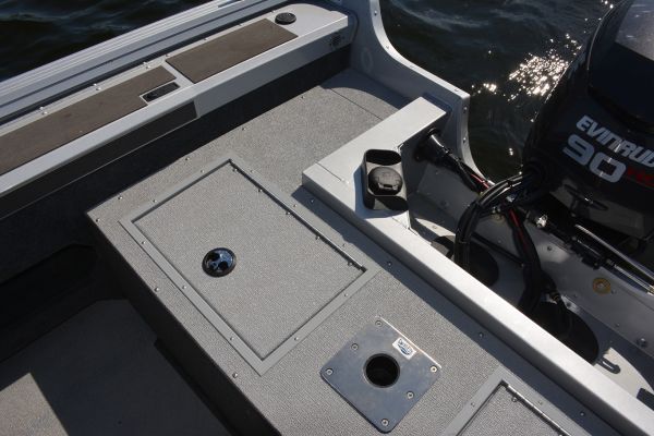 161 Pro Angler XL Smoker Craft Fishing Boat