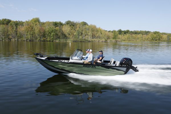 Adventurer 188 DC w/Contour Package Smoker Craft Fishing Boat