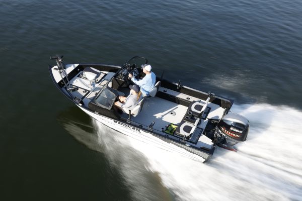 Smoker Craft Excursion 176 DC Pro Fishing Boat w Contour Pkg