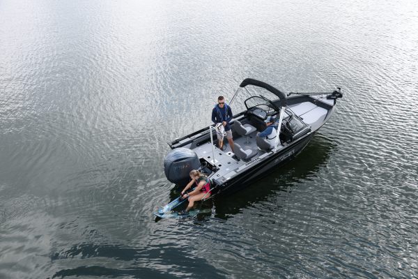 182 Ultima Smoker Craft Fishing Boat