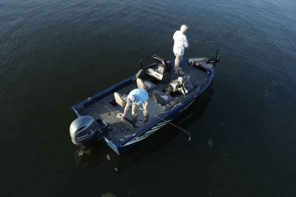 176 DC Pro Smoker Craft Fishing Boat