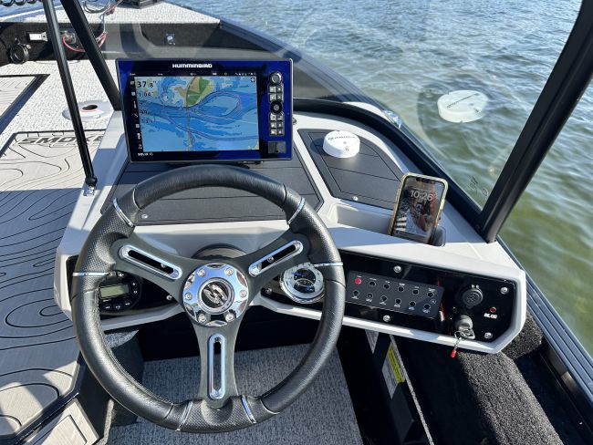 Smoker Craft Adventurer 188 DC Fishing Boat with Contour Pkg